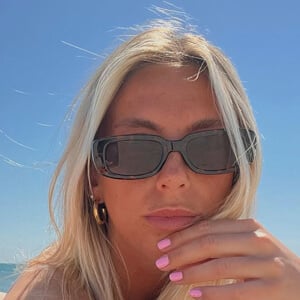 Mia Positano Headshot 5 of 7