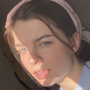 Mia Wathern Headshot 4 of 7