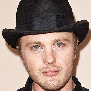 Michael Pitt Headshot 4 of 10