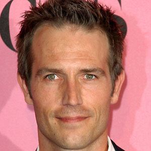 Michael Vartan Headshot 4 of 6