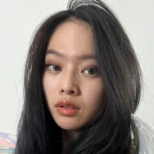 Michelle Resti Anggraini Headshot 5 of 6