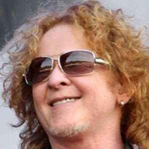 Mick Hucknall - Bio, Family, Trivia | Famous Birthdays