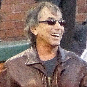 Mickey Hart - Bio, Family, Trivia | Famous Birthdays