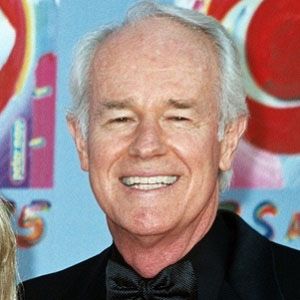 Mike Farrell - Bio, Family, Trivia | Famous Birthdays