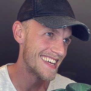 Milan Knol Headshot 6 of 10