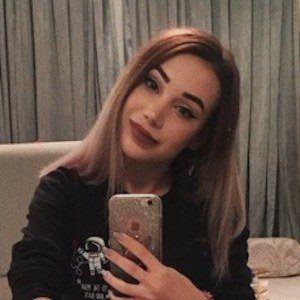 Milena Chizhova Headshot 6 of 10
