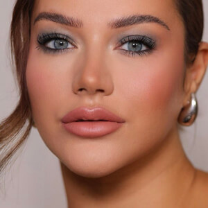 Militza Yovanka Headshot 8 of 8