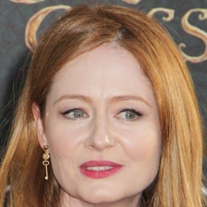 Miranda Otto Headshot 7 of 10