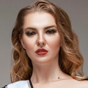 Mischaela Elkins Headshot 3 of 6