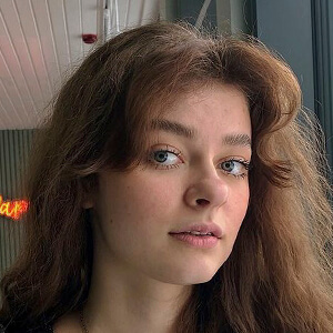 milena.bjr Headshot 2 of 8