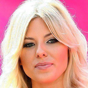 Mollie King - Age, Family, Bio | Famous Birthdays