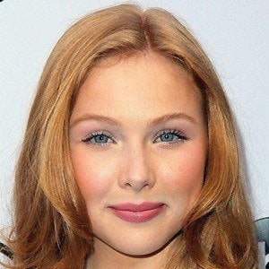 Molly Quinn Headshot 4 of 10