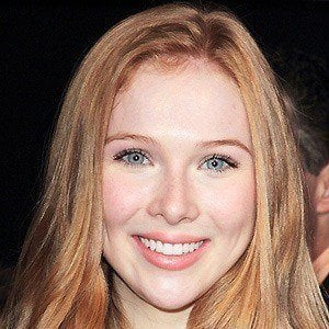 Molly Quinn Headshot 5 of 10