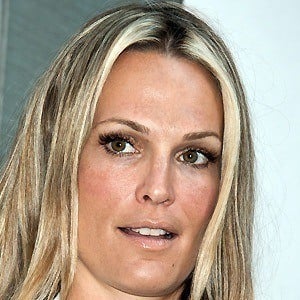 Molly Sims Headshot 5 of 10