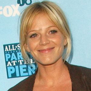 Molly Stanton - Bio, Family, Trivia | Famous Birthdays