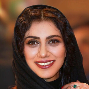 Mona Farjad Headshot 3 of 6