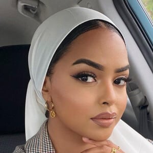 Mona Khalifa Headshot 10 of 13