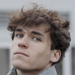 Moritz Dim - Age, Family, Bio | Famous Birthdays