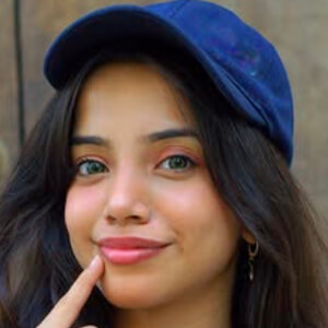 Muskan Karia Headshot 7 of 10