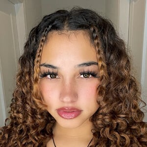 myfavrae Headshot 2 of 5