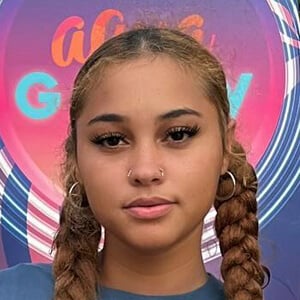 myfavrae Headshot 4 of 5