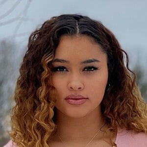 myfavrae Headshot 5 of 5