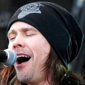 Myles Kennedy Headshot 5 of 6