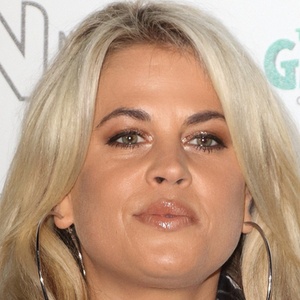 Nadia Essex Headshot 2 of 4