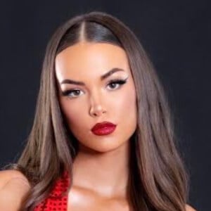 Nadja Brkic Headshot 2 of 5