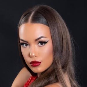 Nadja Brkic Headshot 4 of 5