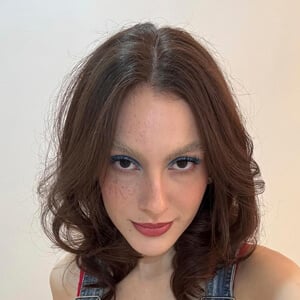 naniglezi Headshot 6 of 7