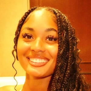 naomiaes Headshot 2 of 3