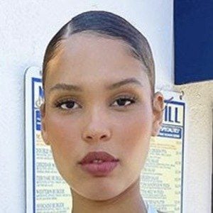 Nara Aziza Headshot