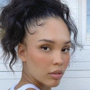 Nara Aziza Headshot
