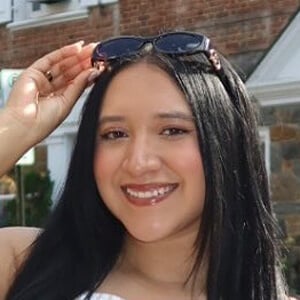 Nashly Vazquez Headshot 6 of 6