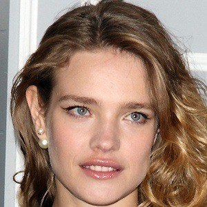 Natalia Vodianova Headshot 3 of 10