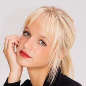 Natalie Grace Wilson Headshot 3 of 5