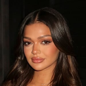 Natasha Niebowski Headshot 5 of 9