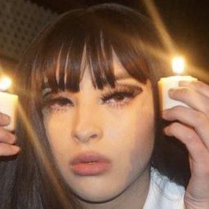 yeyodoll Headshot 7 of 10