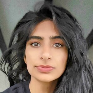 Navi Kaur Headshot 2 of 6
