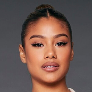Nayeli Cerna Headshot 2 of 9