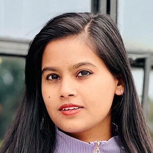 Neha Jha Headshot