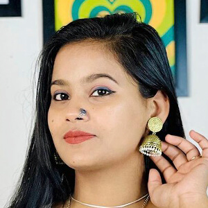 Neha Jha Headshot 5 of 6