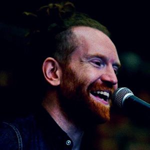 Newton Faulkner Headshot 2 of 6