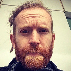 Newton Faulkner Headshot 3 of 6