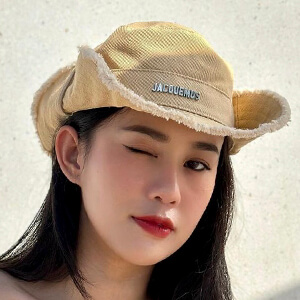 Ngoc Thao Headshot 3 of 6