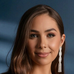 Nicole Carboni Renault Headshot 6 of 7