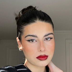 Nicole Elliott Headshot 2 of 4