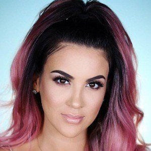 Nicole Guerriero Headshot 7 of 10