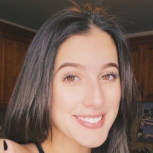 Nicolleegongora_ Headshot 2 of 10